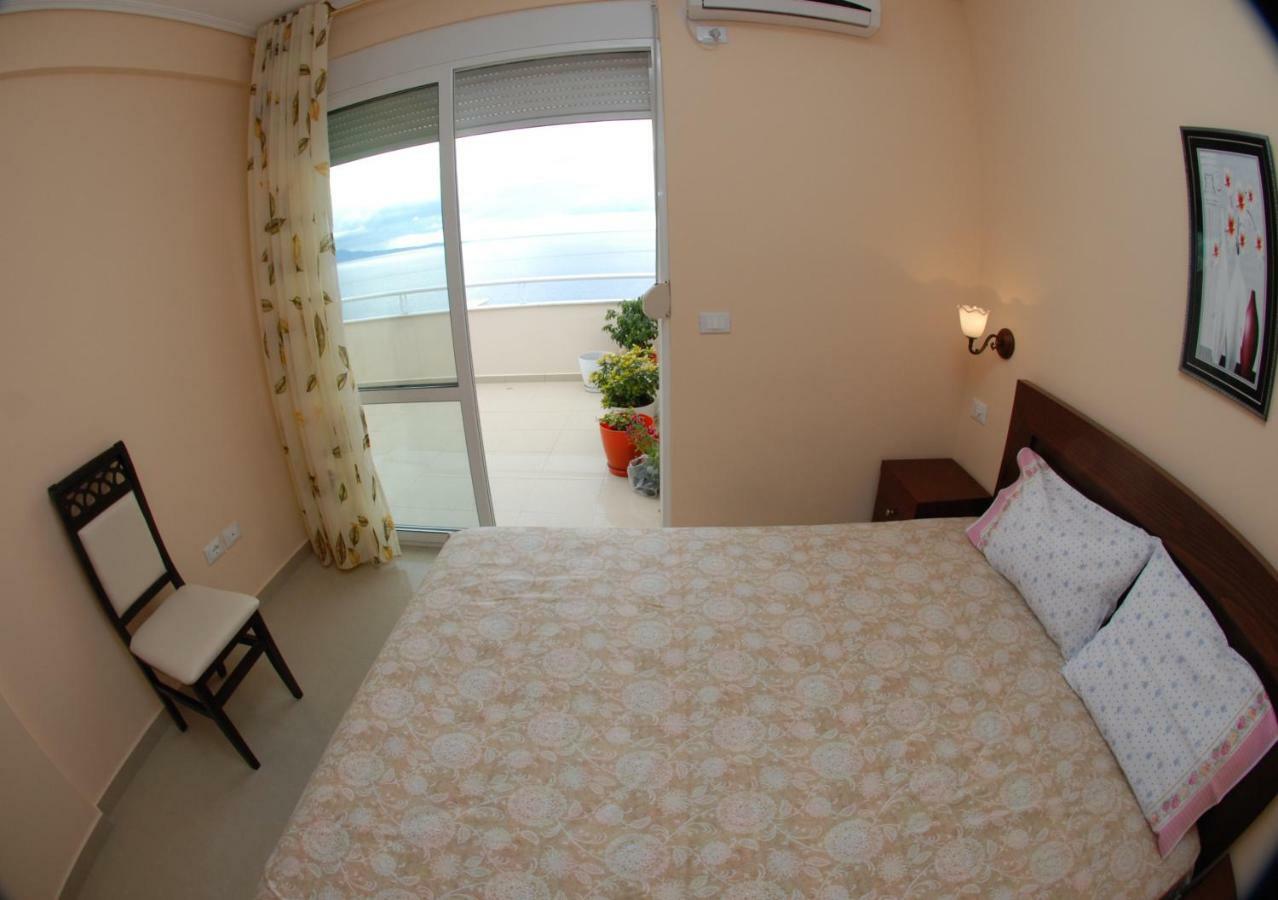 Erti'S Apartments Sarandë エクステリア 写真