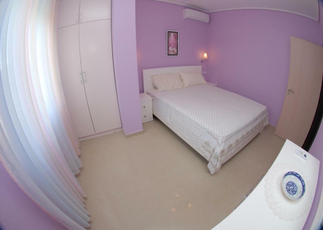 Erti'S Apartments Sarandë エクステリア 写真