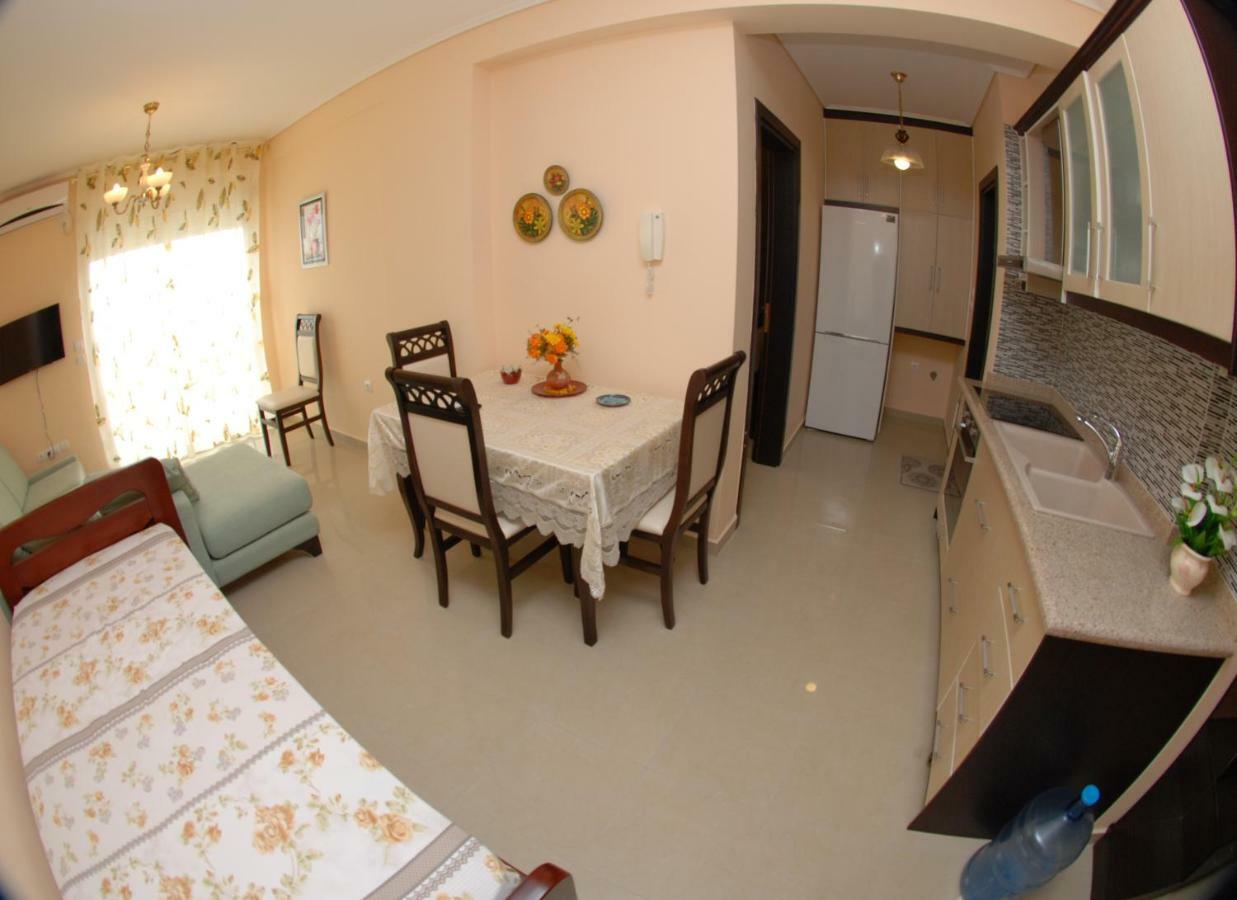 Erti'S Apartments Sarandë エクステリア 写真